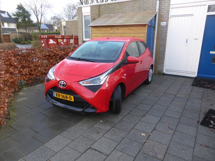 Toyota Aygo 1.0 VVT-i x-play (2019)