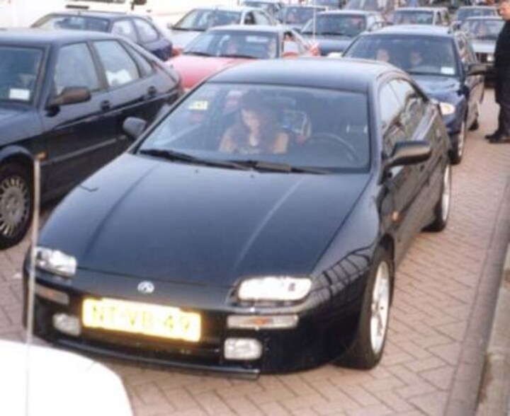 Mazda 323 F 2.0i V6 GLX