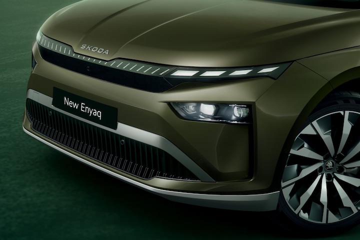 Skoda Enyaq (2025) front