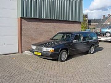 Volvo 760 GLE Estate (1989)