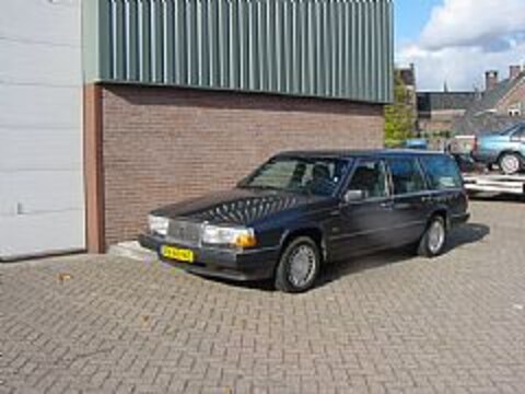 Volvo 760 GLE Estate (1989)