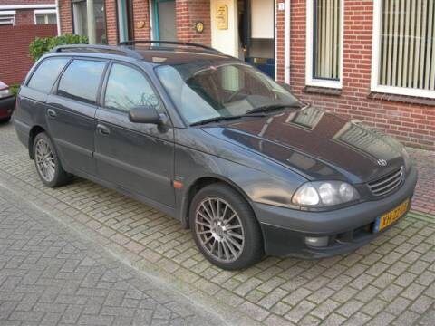Toyota Avensis Wagon 2.0 TD Linea Sol (1998)
