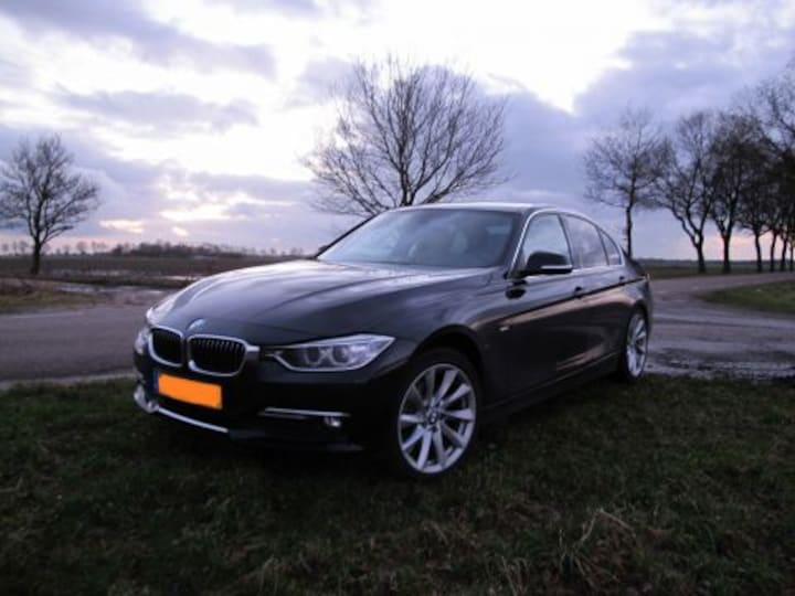 BMW 320i EfficientDynamics High Executive (2013)