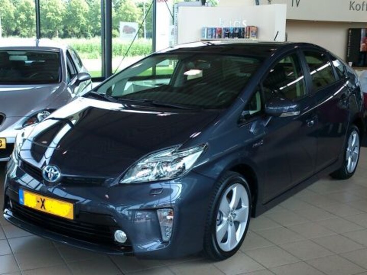 Toyota Prius 1.8 HSD Dynamic Business