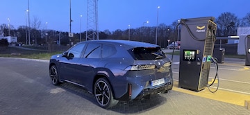 BMW iX3 50 xDrive (2026)