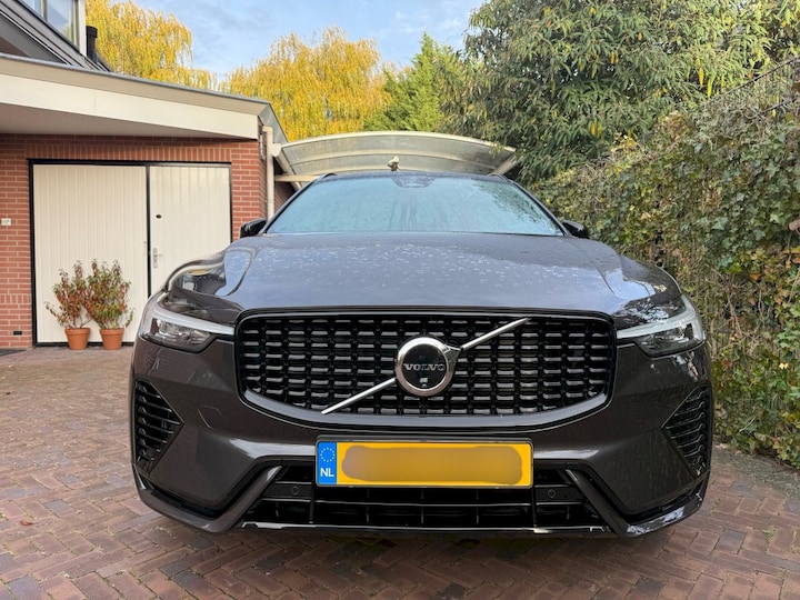 Volvo XC60 T6 Plug-in Hybrid AWD Plus (2024)