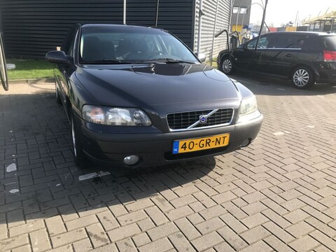 Volvo S60 2.4 140pk