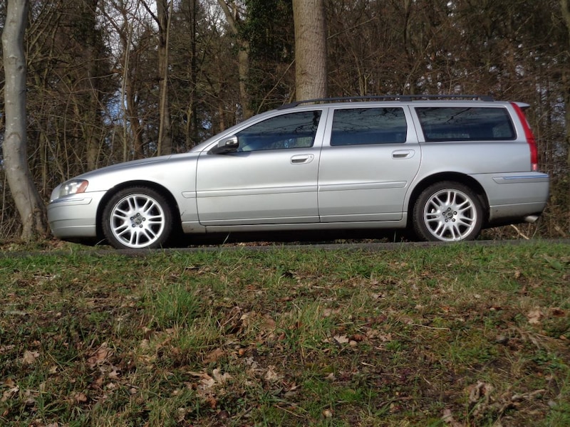 Volvo V70 D5 Summum (2006)