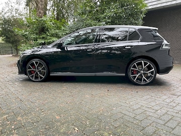 Volkswagen Golf (2023)