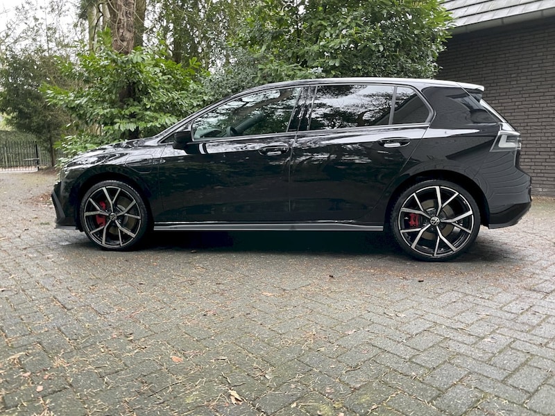 Volkswagen Golf (2023)