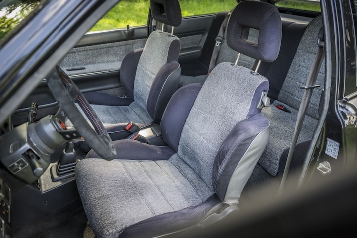 Mazda 323 Formule 4