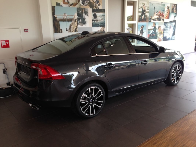 Volvo S60 D4 Kinetic (2014)