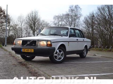 Volvo 240 DL 2.3