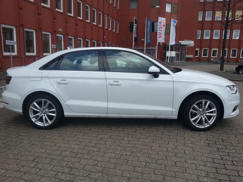 Audi A3 Limousine 2.0 TDI Ambiente Pro Line + (2014)
