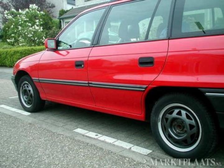 Opel Astra Stationwagon 1.6iS Club