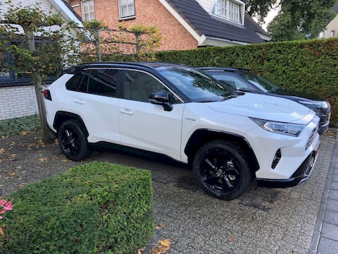 Toyota RAV4 2.5 Hybrid 2WD Bi-Tone (2021)