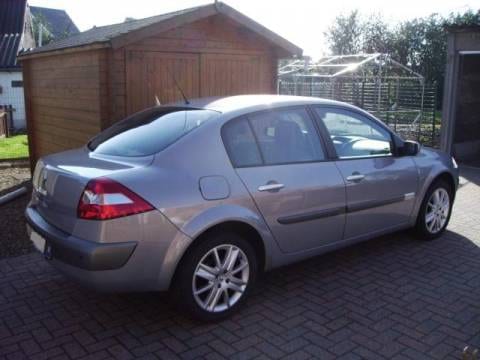 Renault Mégane Sedan 1.9 dCi Privilège Luxe (2004)