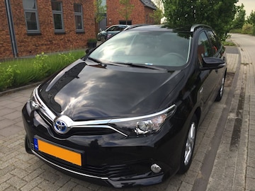 Toyota Auris Touring Sports 1.8 Hybrid Lease (2015)