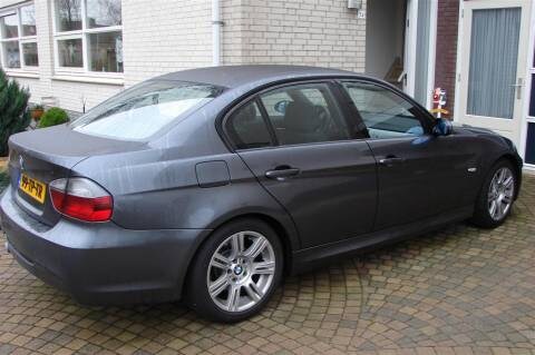 BMW 320i (2006)