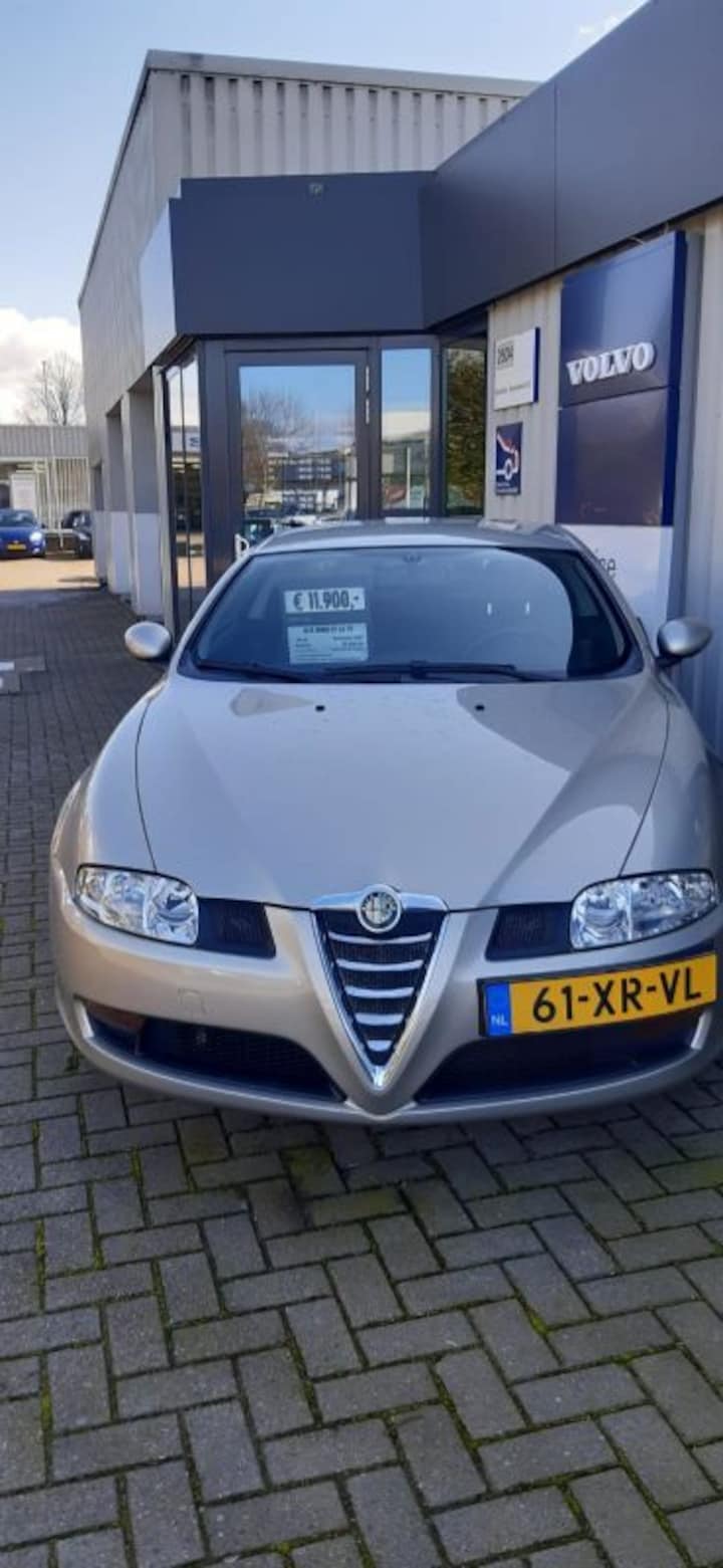 Alfa Romeo GT 2.0 JTS 16V Distinctive (2007)