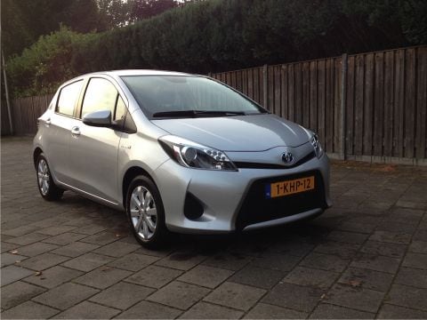 Toyota Yaris 1.5 Full Hybrid Aspiration (2013)