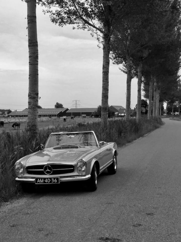 Mercedes-Benz 230 SL (1965)