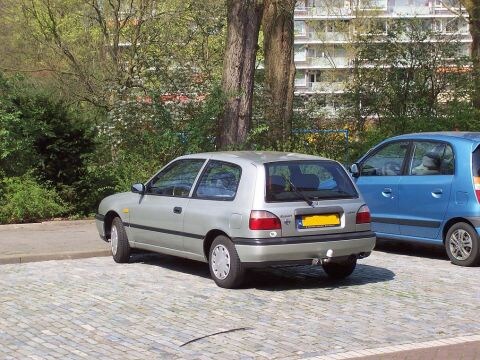 Nissan Sunny 1.4 LX (1992)