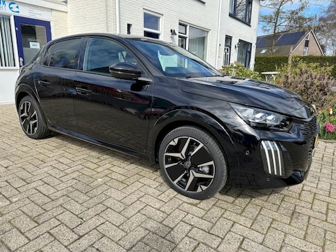 Peugeot e-208 GT EV 54kWh 156