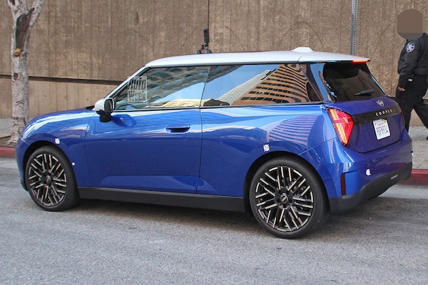 Spyshots Mini Cooper SE