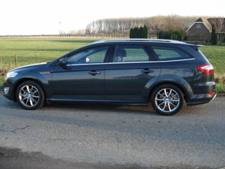 Ford Mondeo Wagon 2.0 16V Titanium (2008)