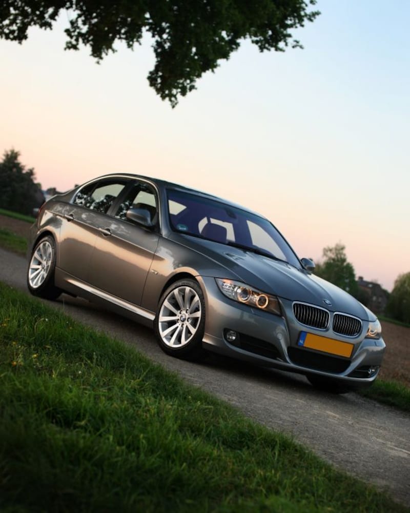 BMW 325d (2009)