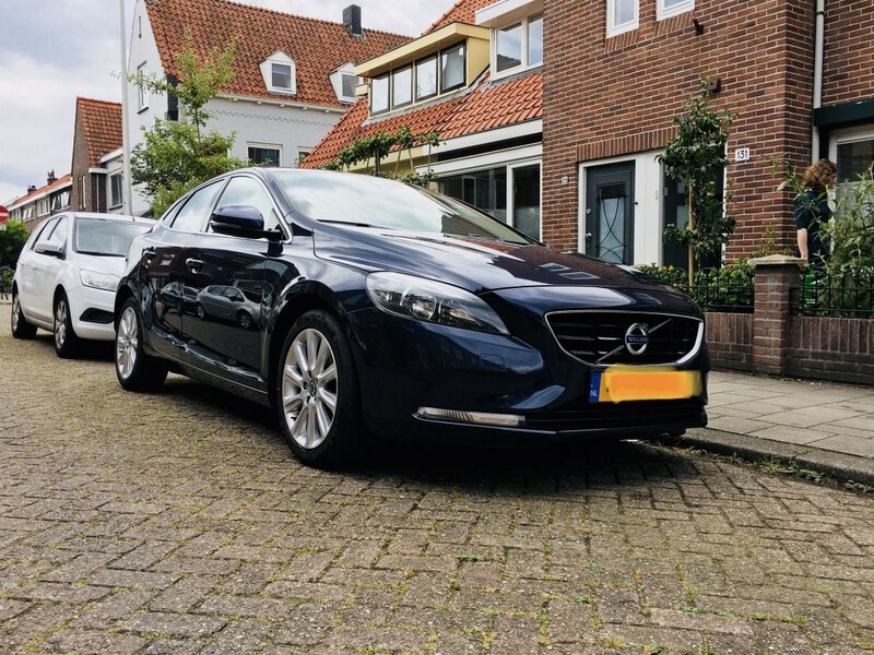 Volvo V40 T3 Momentum (2012)