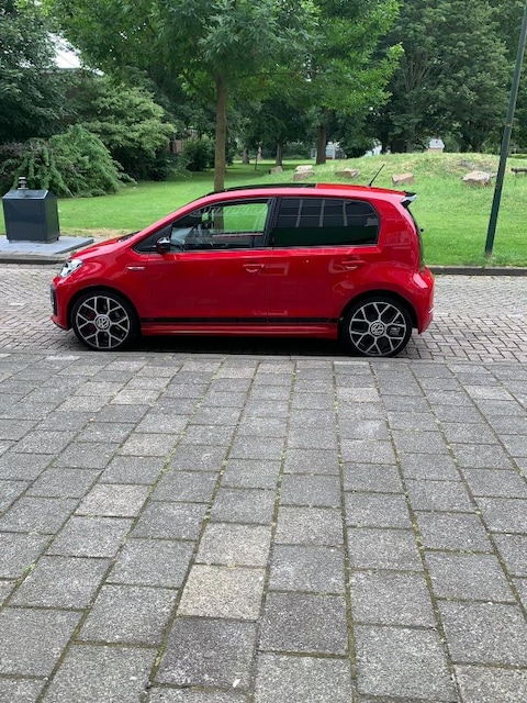 Volkswagen Up 1.0 TSI GTI