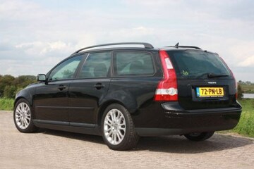 Volvo V50 2.0D Momentum (2004)