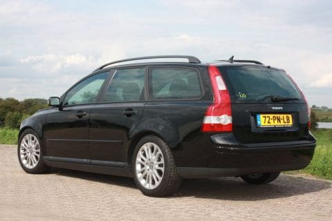 Volvo V50 2.0D Momentum (2004)