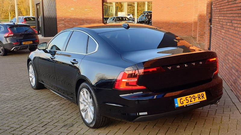 Volvo S90 D3 Momentum (2019)