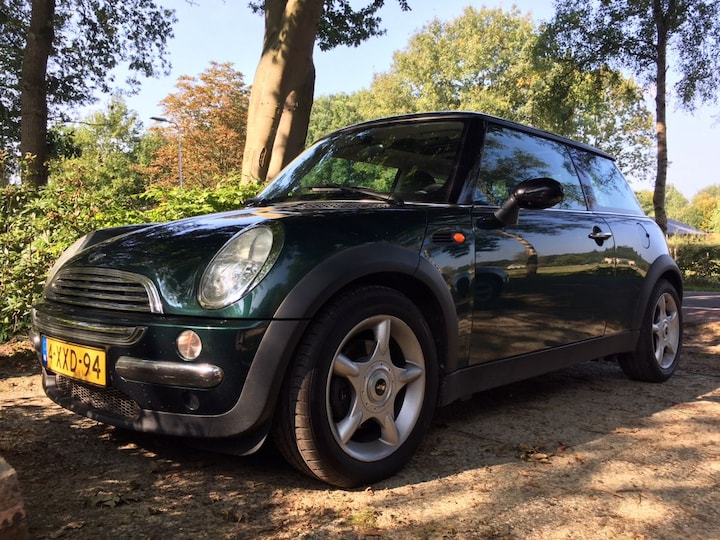 MINI Cooper (2002)