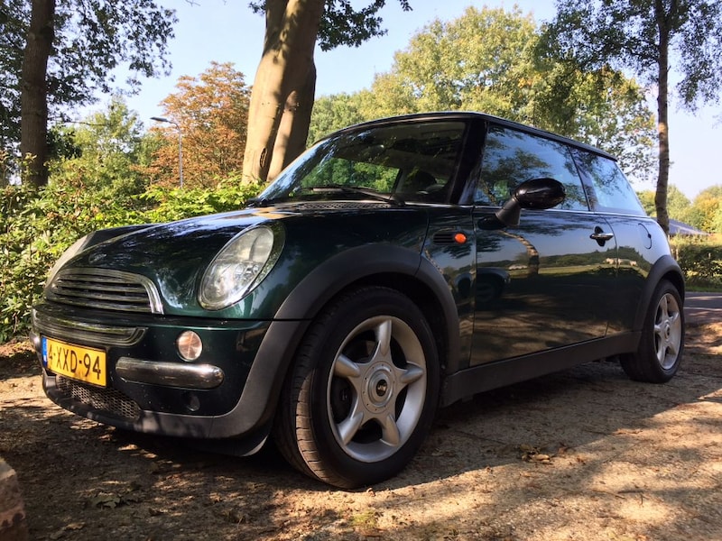 MINI Cooper (2002)