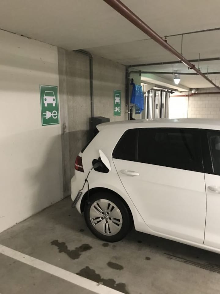 Volkswagen e-Golf (2014)