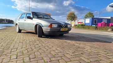Alfa Romeo 75 (1990)