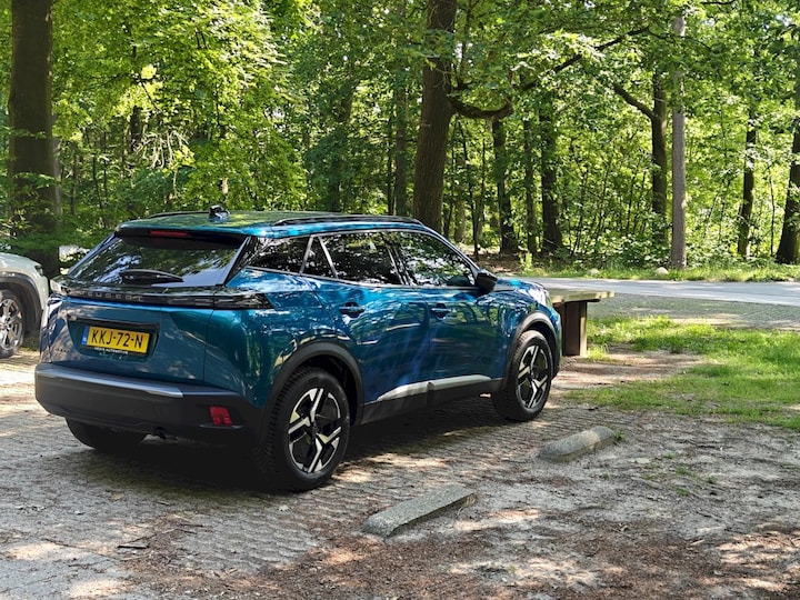 Peugeot 2008 Allure 1.2 Hybrid 110 (2026)