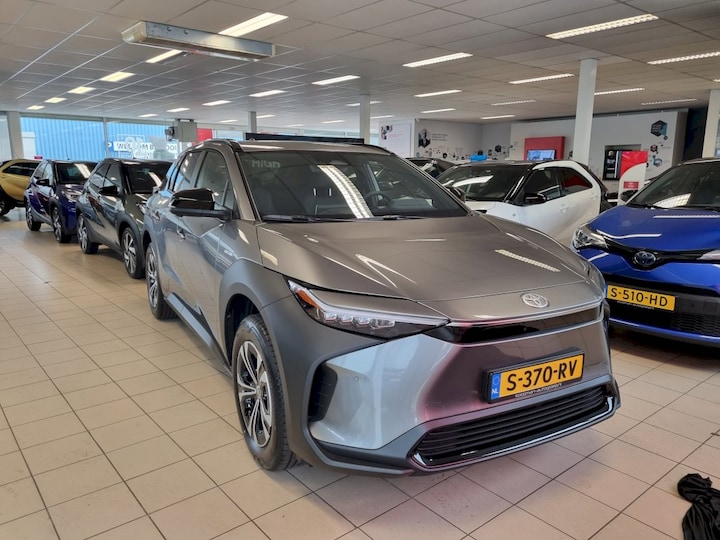 Toyota bZ4X Active (2023)