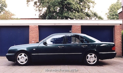 Mercedes-Benz E 240 Avantgarde