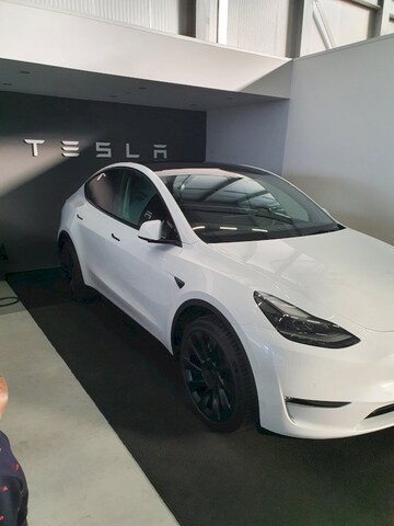Tesla Model Y Long Range AWD (2022)