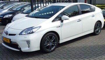 Toyota Prius 1.8 Plug-in Hybrid Executive Business (2012)