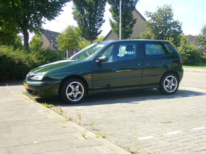 Alfa Romeo 145 1.4 Twin Spark 16V (2000)