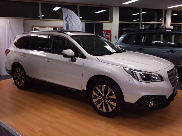 Subaru Outback 2.0D Premium (2015)