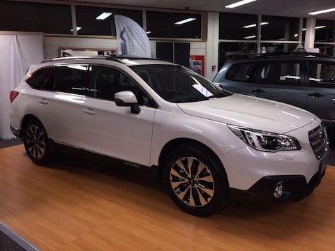 Subaru Outback 2.0D Premium (2015)