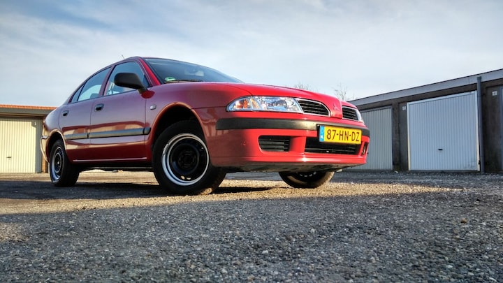 Mitsubishi Carisma 1.6 Classic (2001)