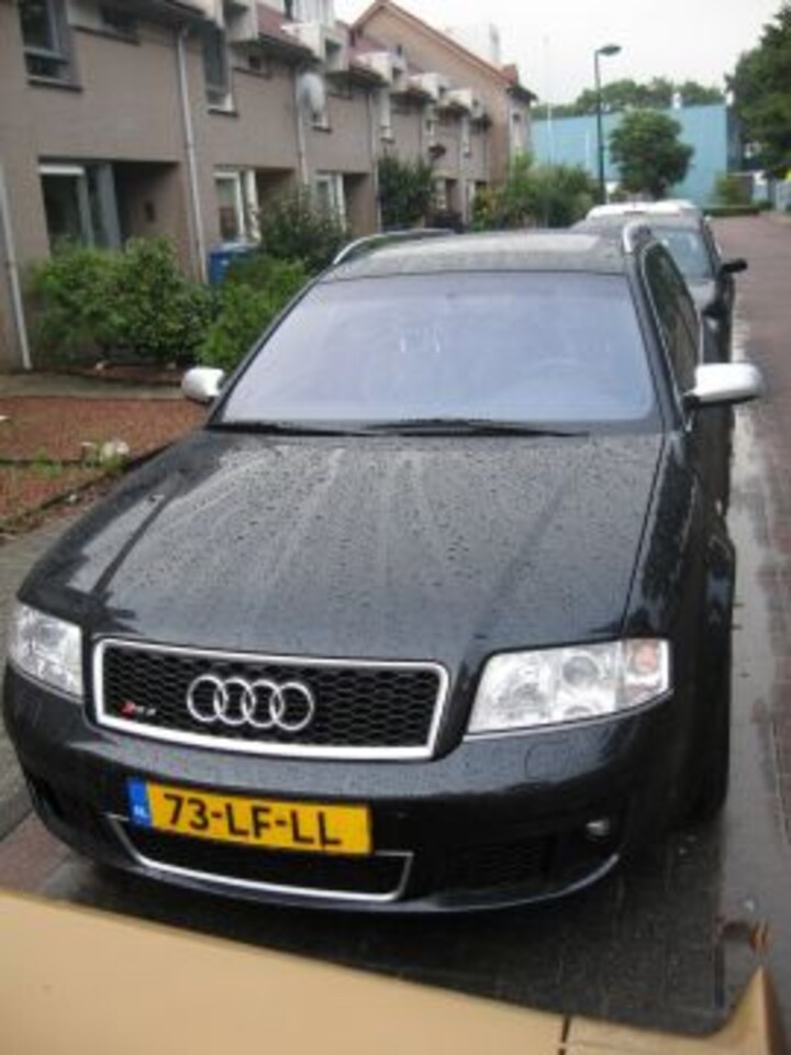 Audi RS6 Avant quattro (2002)